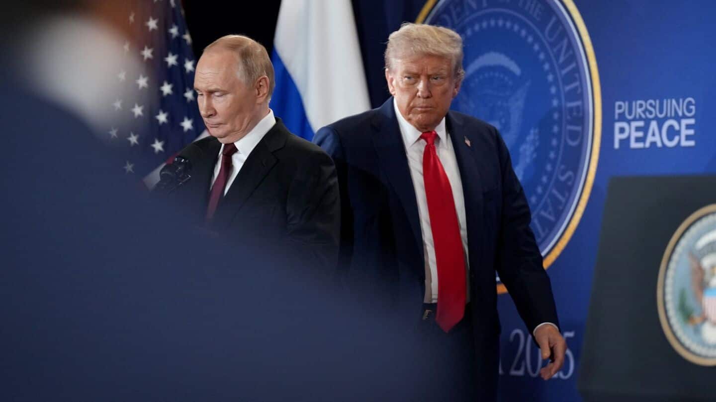 Trump sanctions Russia's two largest oil companies Trump sanctions Russia's two largest oil companies