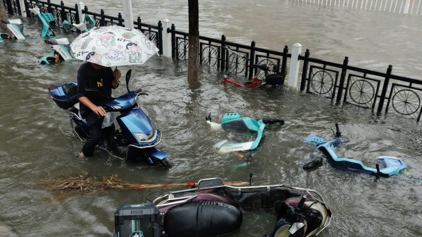 El Niño headed for record-shattering intensity, weather agency says