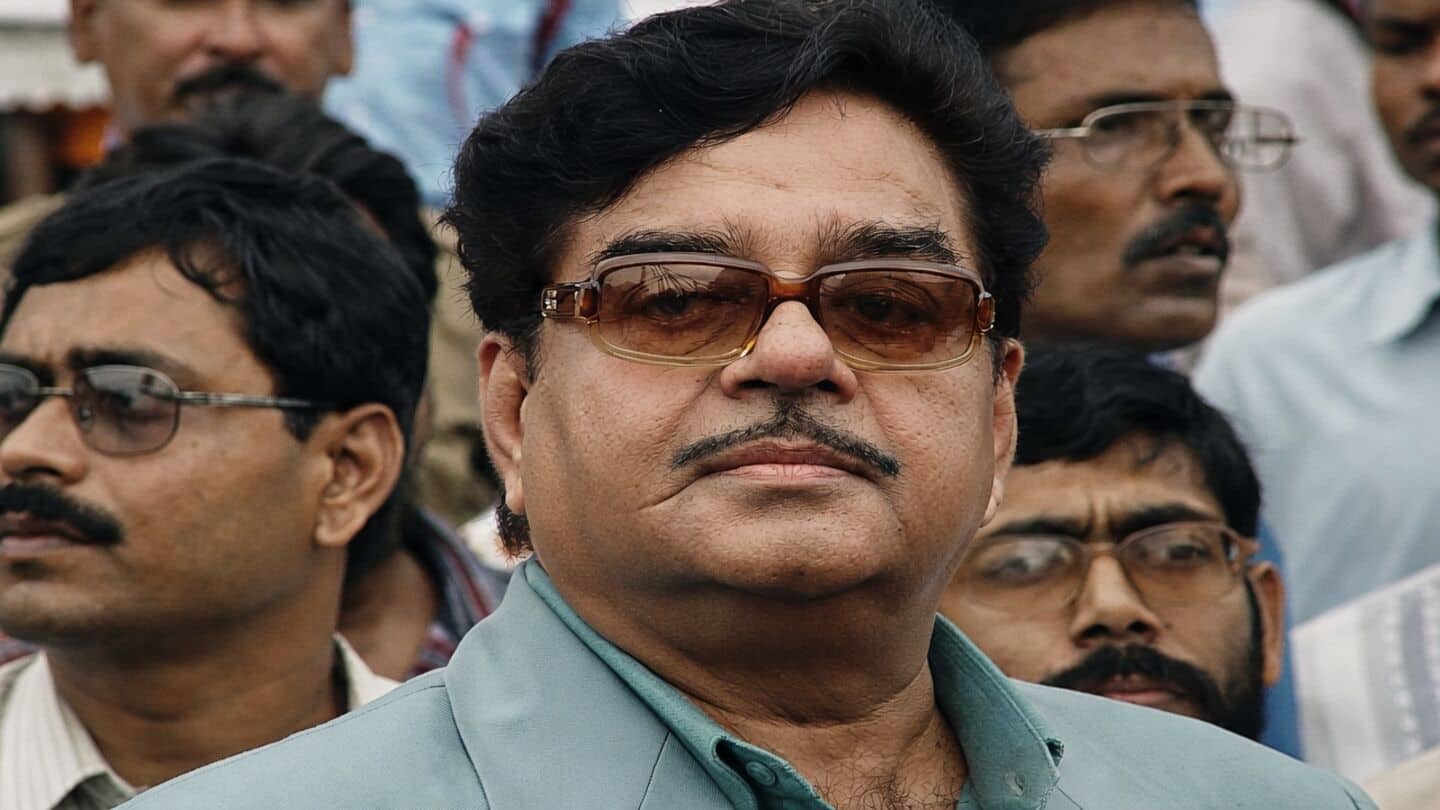 'With Mamata': Shatrughan Sinha denies joining TMC rebel camp 