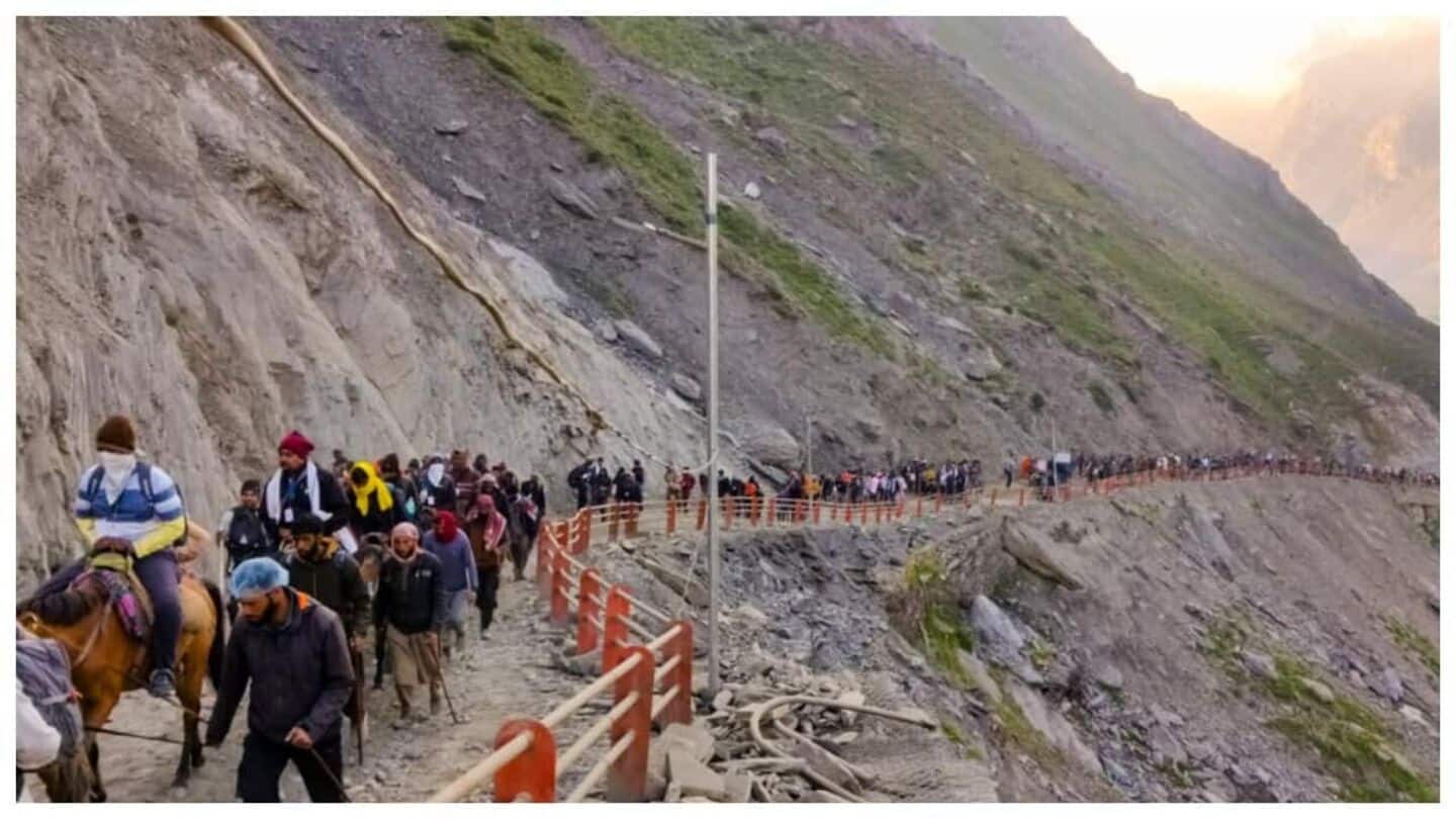 Amarnath Yatra suspended after woman killed by shooting stone Amarnath Yatra suspended after woman killed by shooting stone