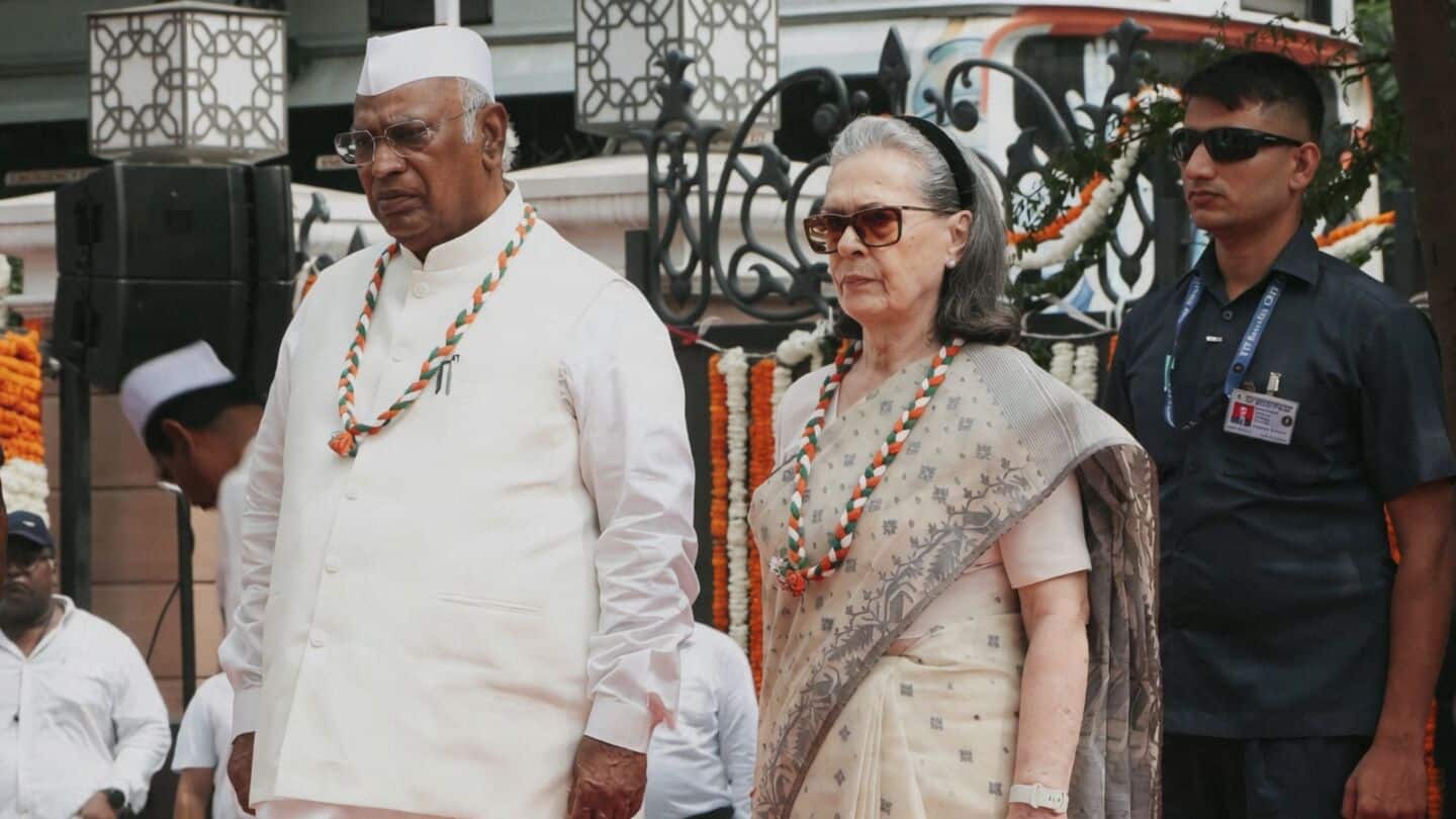 Congress sticks to 1937 resolution, won't sing full 'Vande Mataram'