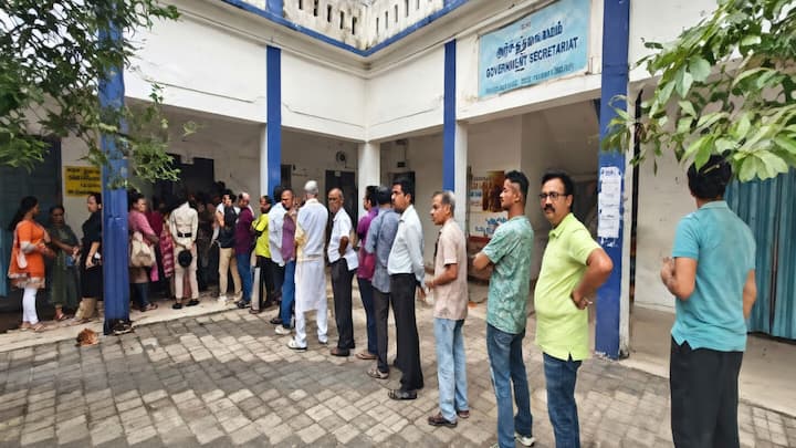Tamil Nadu registers 38% voter turnout, Bengal 41% at 11:00am 