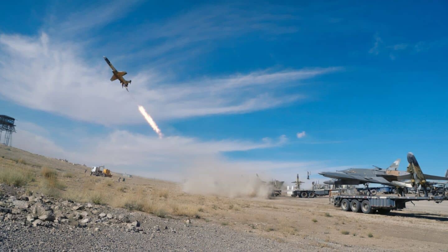Houthis issue 'last warning' to airlines against using Saudi airspace 