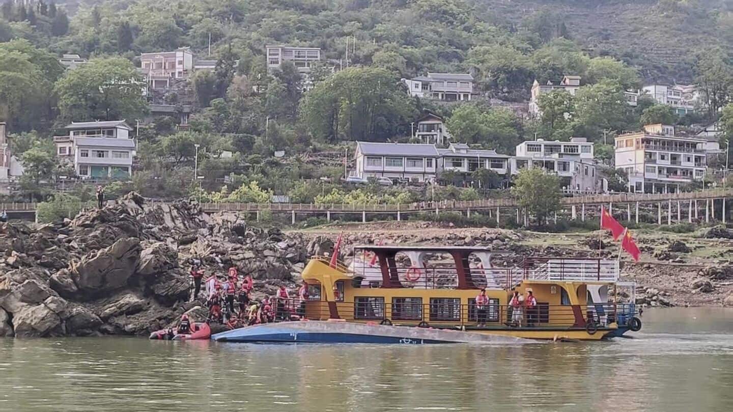 10 dead, 70 hospitalized after tourist boats capsize in China 10 dead, 70 hospitalized after tourist boats capsize in China
