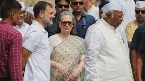 Vande Mataram row: Delhi Police probe complaint against Sonia, Rahul 