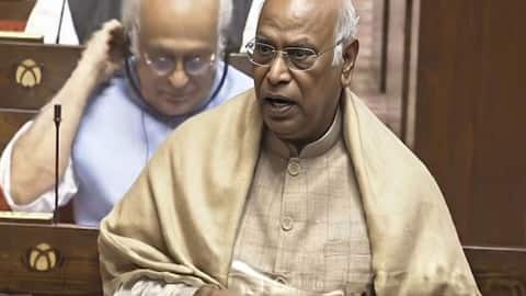 'Mohabbat humare saath...shadi Modi ke sath': Kharge jabs Deve Gowda 
