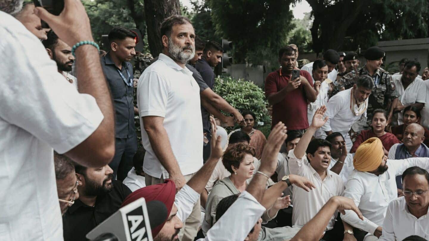 Congress workers protesting outside Modi's residence detained 