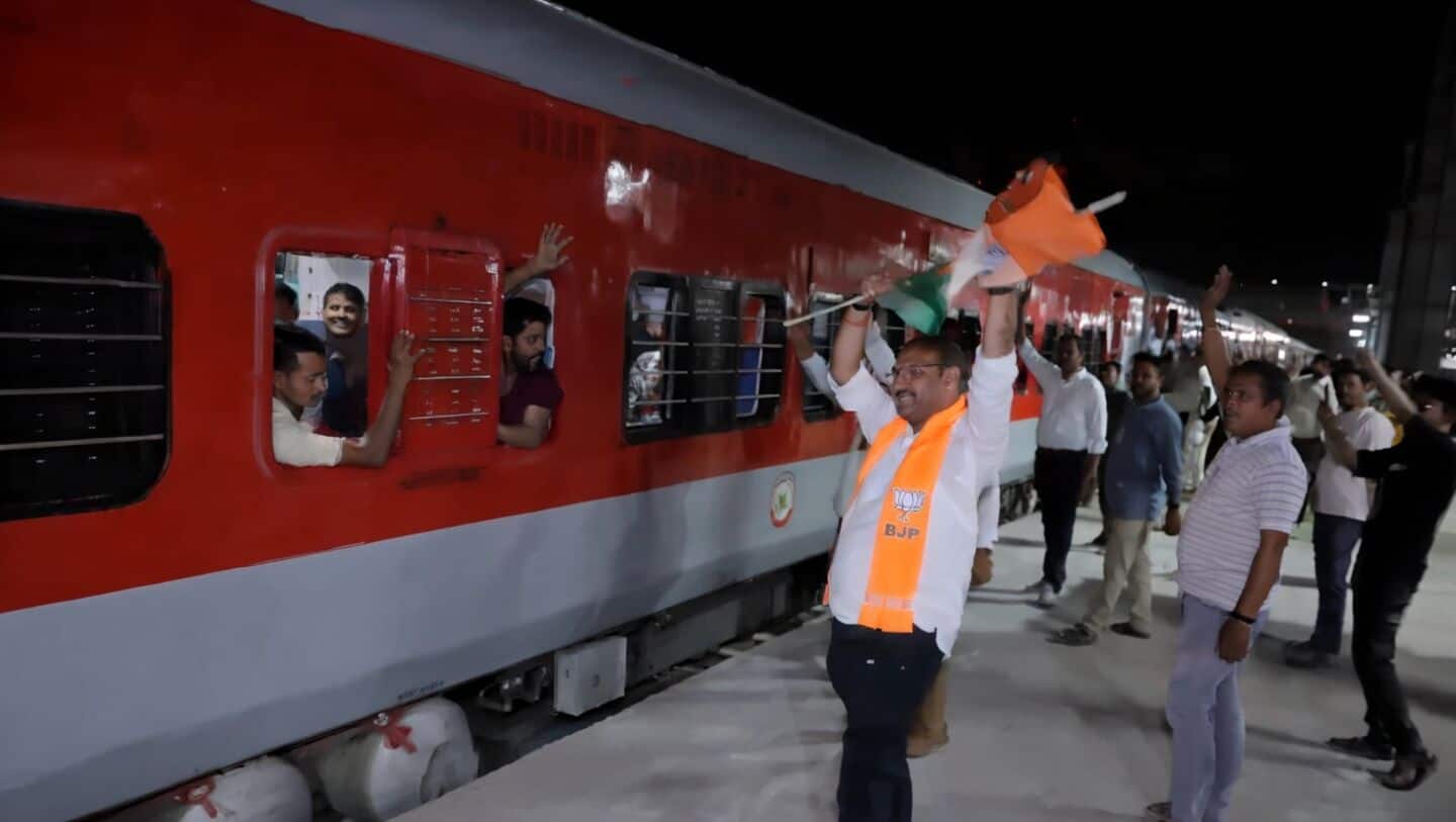 'Special trains from Surat-Bengal transporting voters': O'Brien writes to CEO