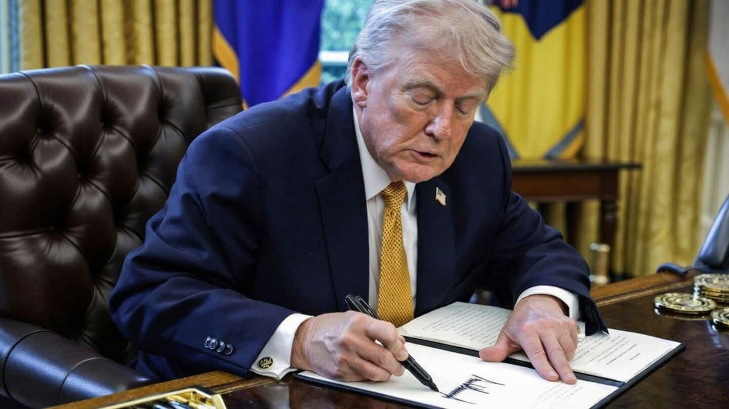 Trump's signature to appear on paper currency in a first 