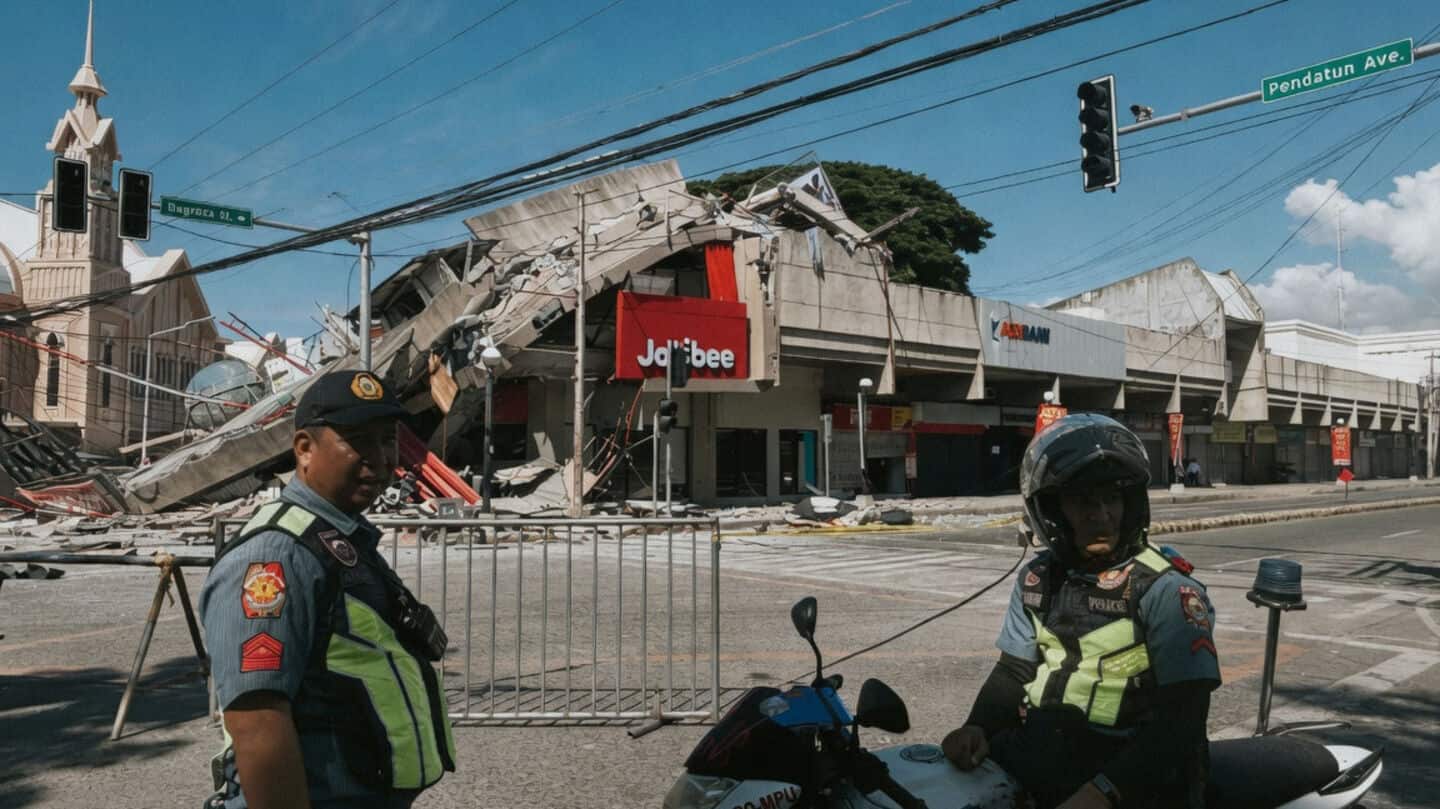 8 killed after 7.8-magnitude earthquake rocks Philippines 