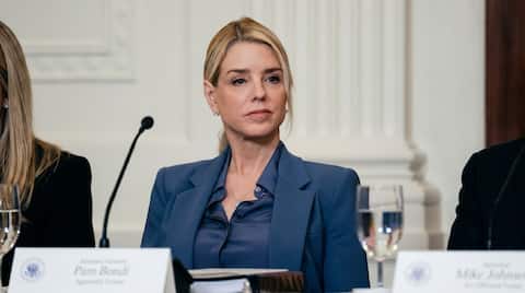 US ex-attorney general Pam Bondi diagnosed with thyroid cancer 