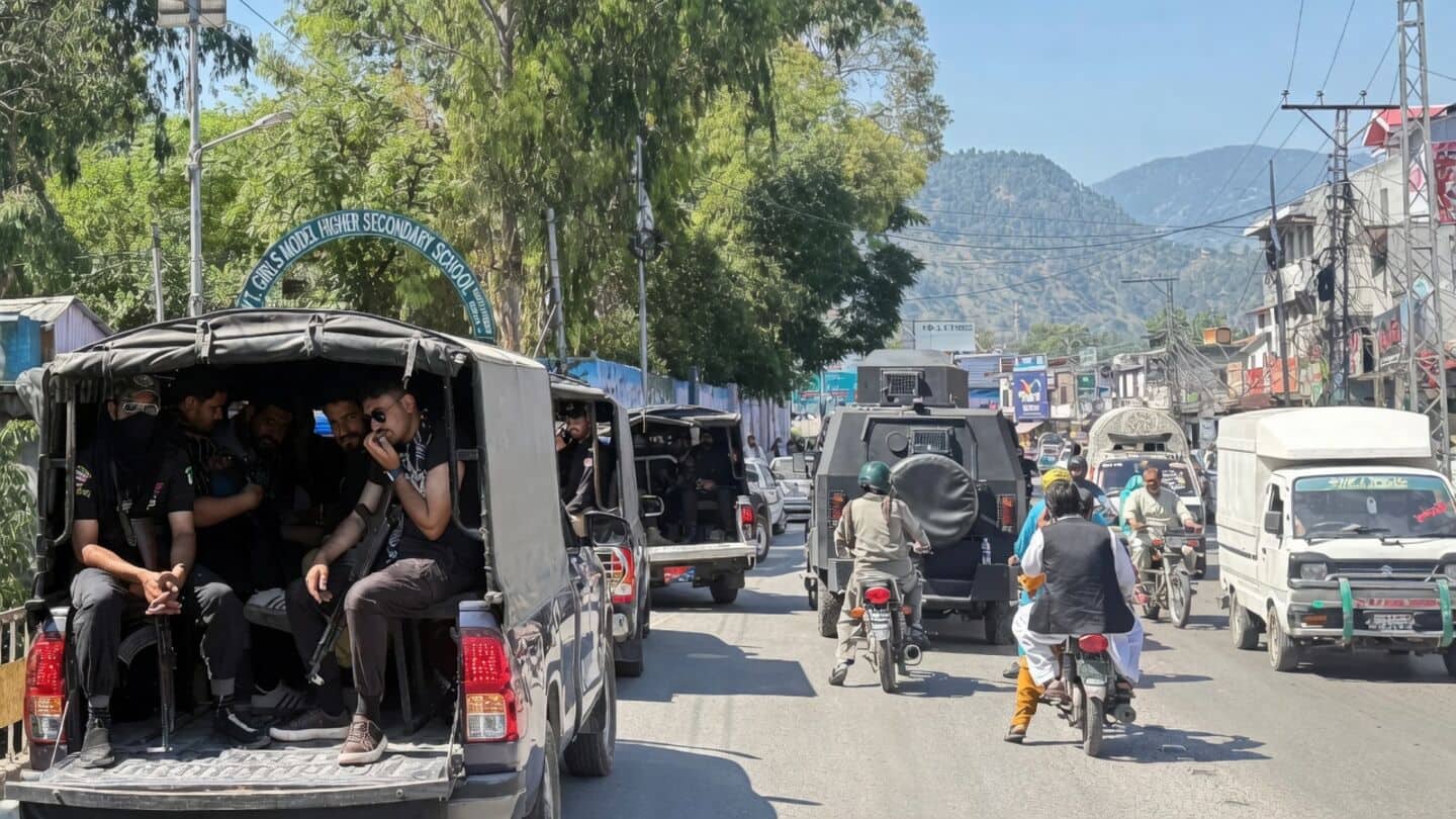 'Pakistani forces out out': Schoolchildren, women join massive PoK protests 
