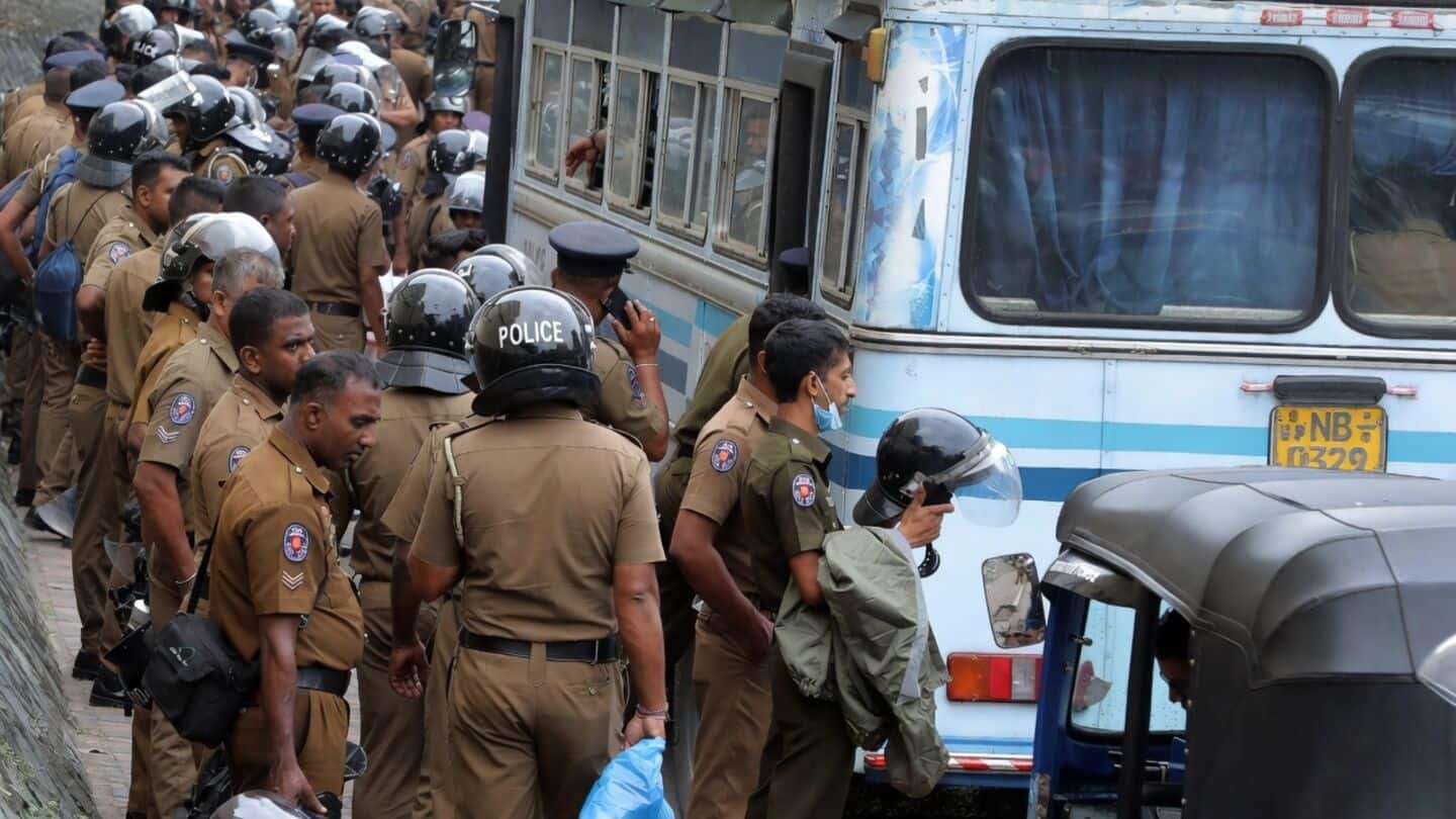 25 killed in violent clashes in Sri Lanka prison 