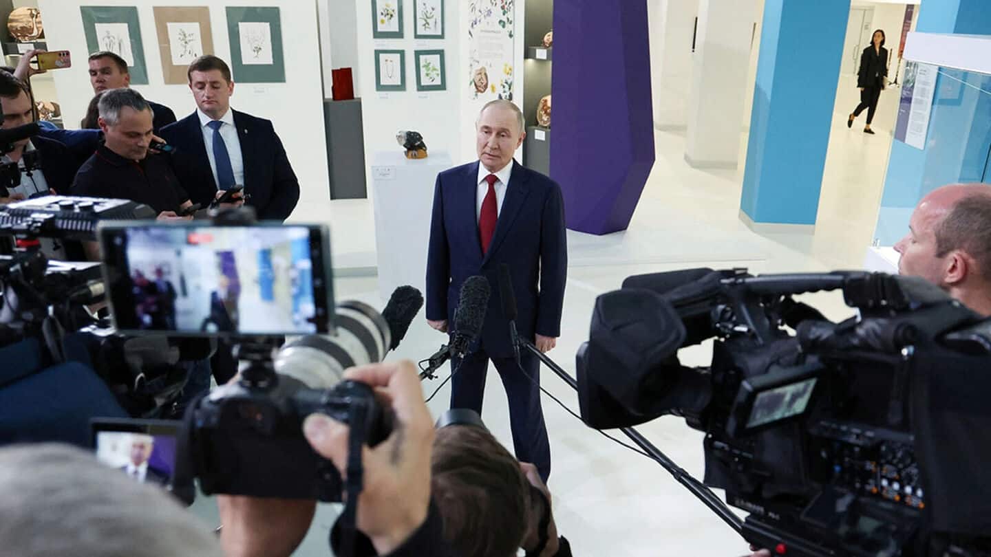 Russia pauses peace talks with Ukraine 