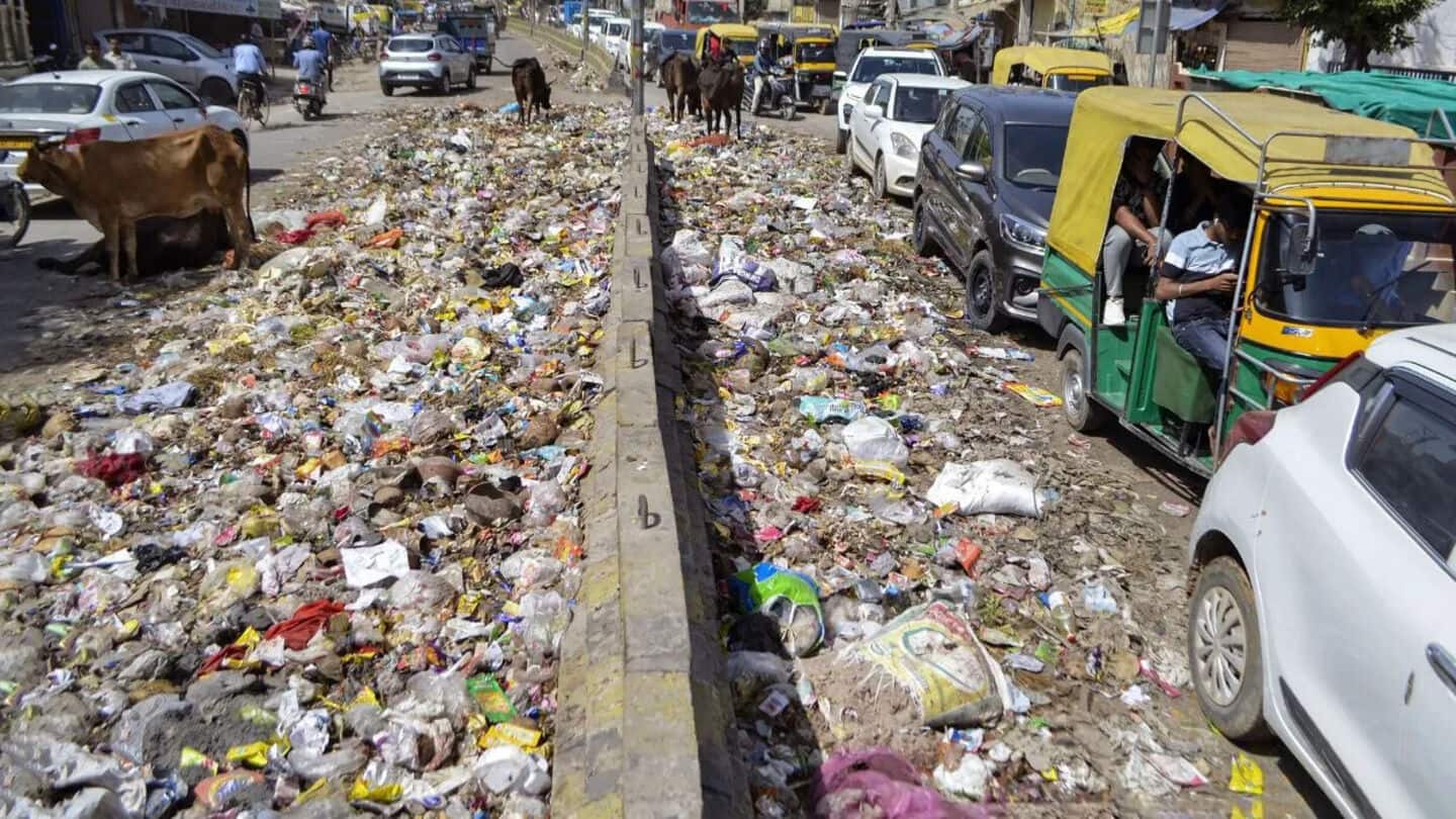 Spitting in public, littering to now attract fines in Varanasi  Spitting in public, littering to now attract fines in Varanasi