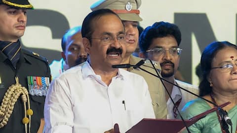 Full 'Vande Mataram' recital at Kerala oath-taking triggers controversy