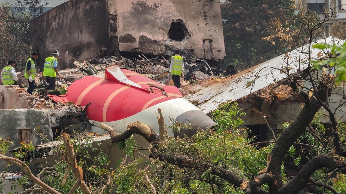 Air India black box 'heavily damaged'; data unextractable Air India black box 'heavily damaged'; data unextractable