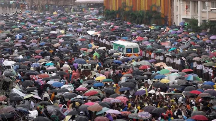 Stampede-like situation at Puri Rath Yatra; several hospitalized  