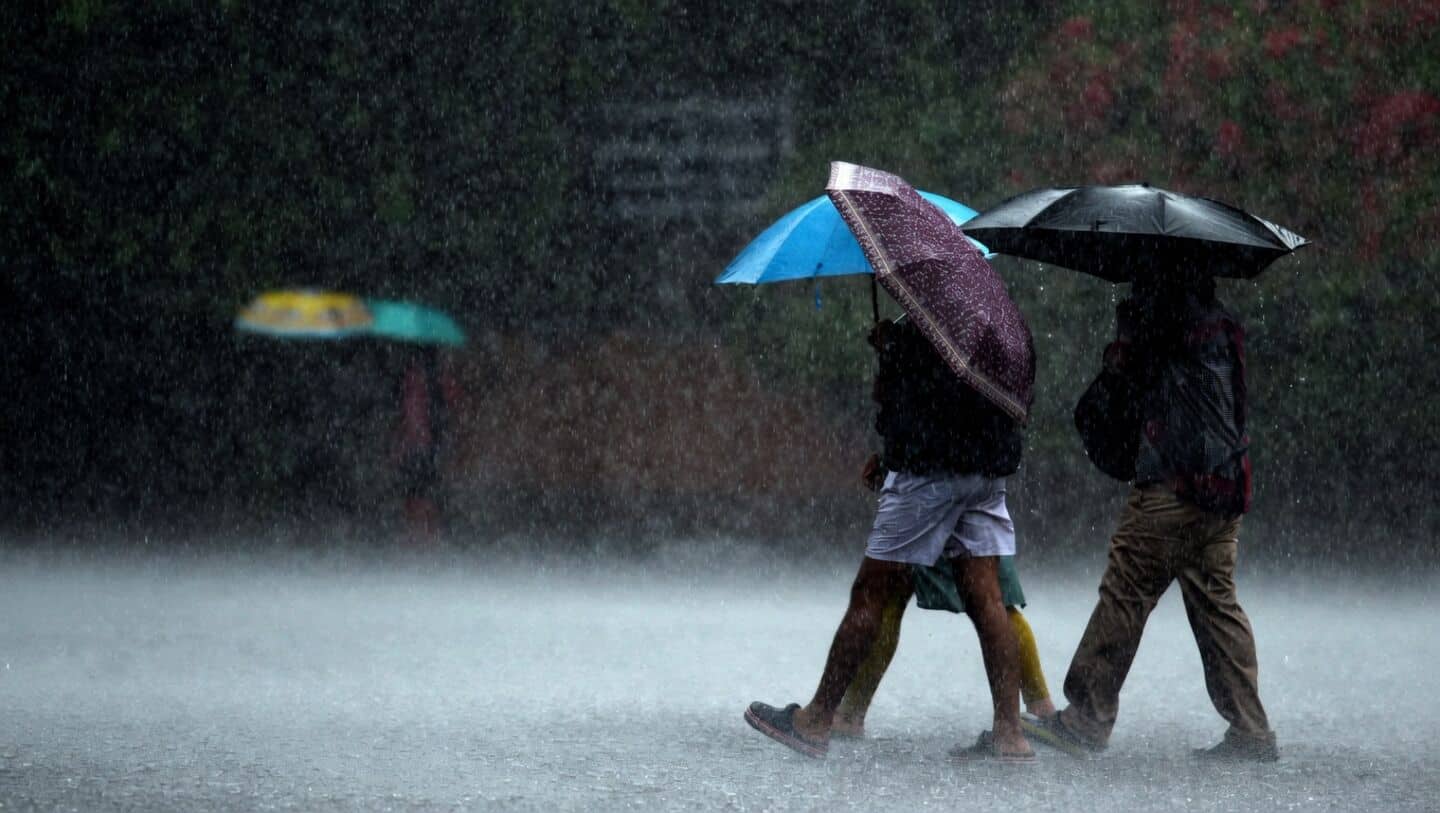 Heavy rain lashes Delhi-NCR as monsoon arrives 