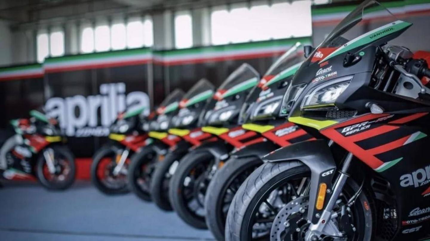 It is equipped with disc brakes on both the wheels It is equipped with disc brakes on both the wheels