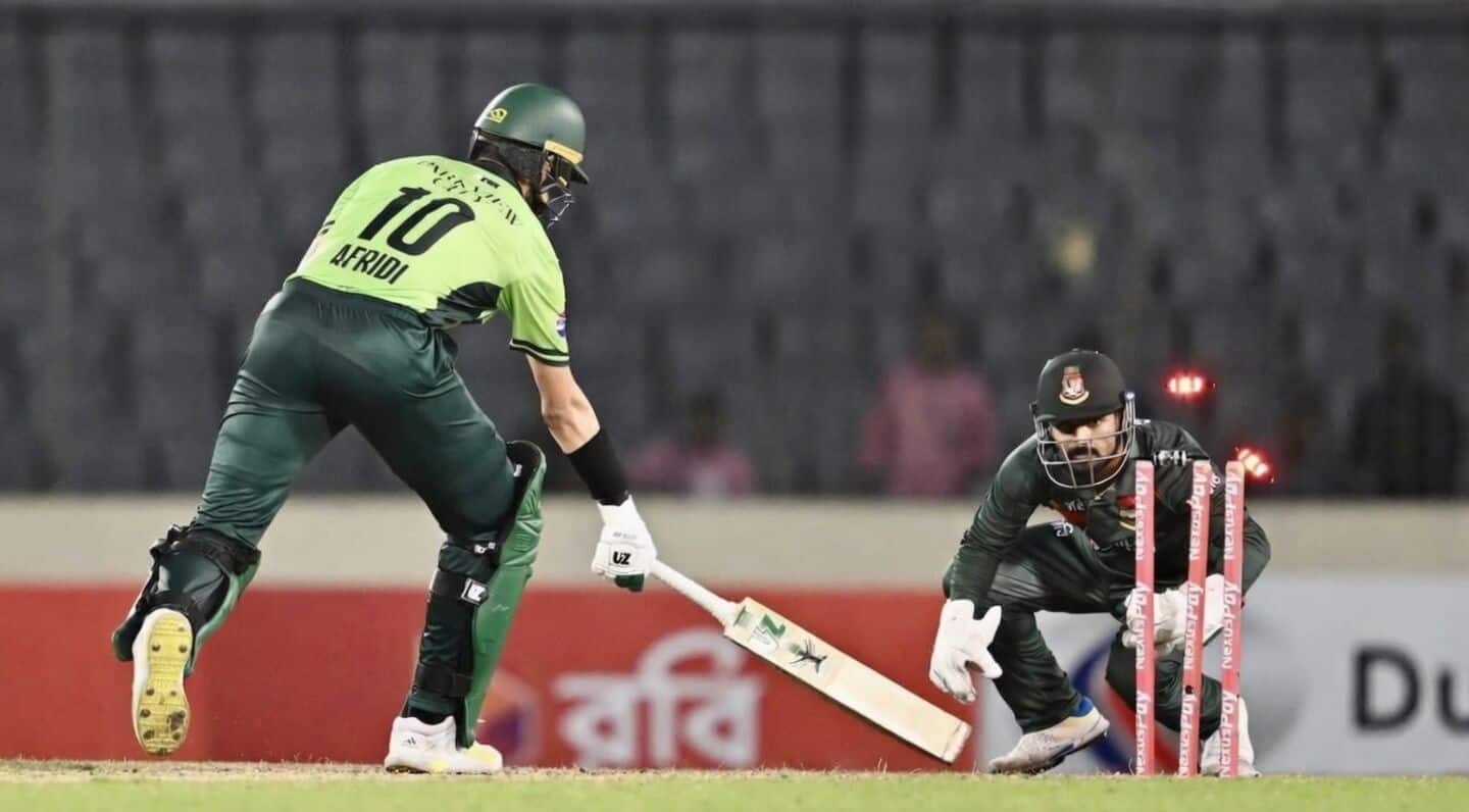 Pakistan lodge complaint over controversial DRS call in 3rd ODI