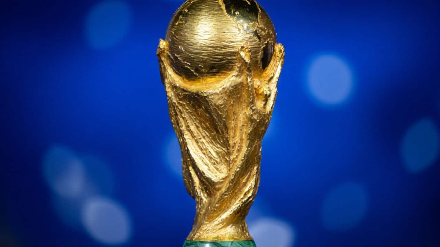 FIFA asks fans to pay after World Cup ticket glitch