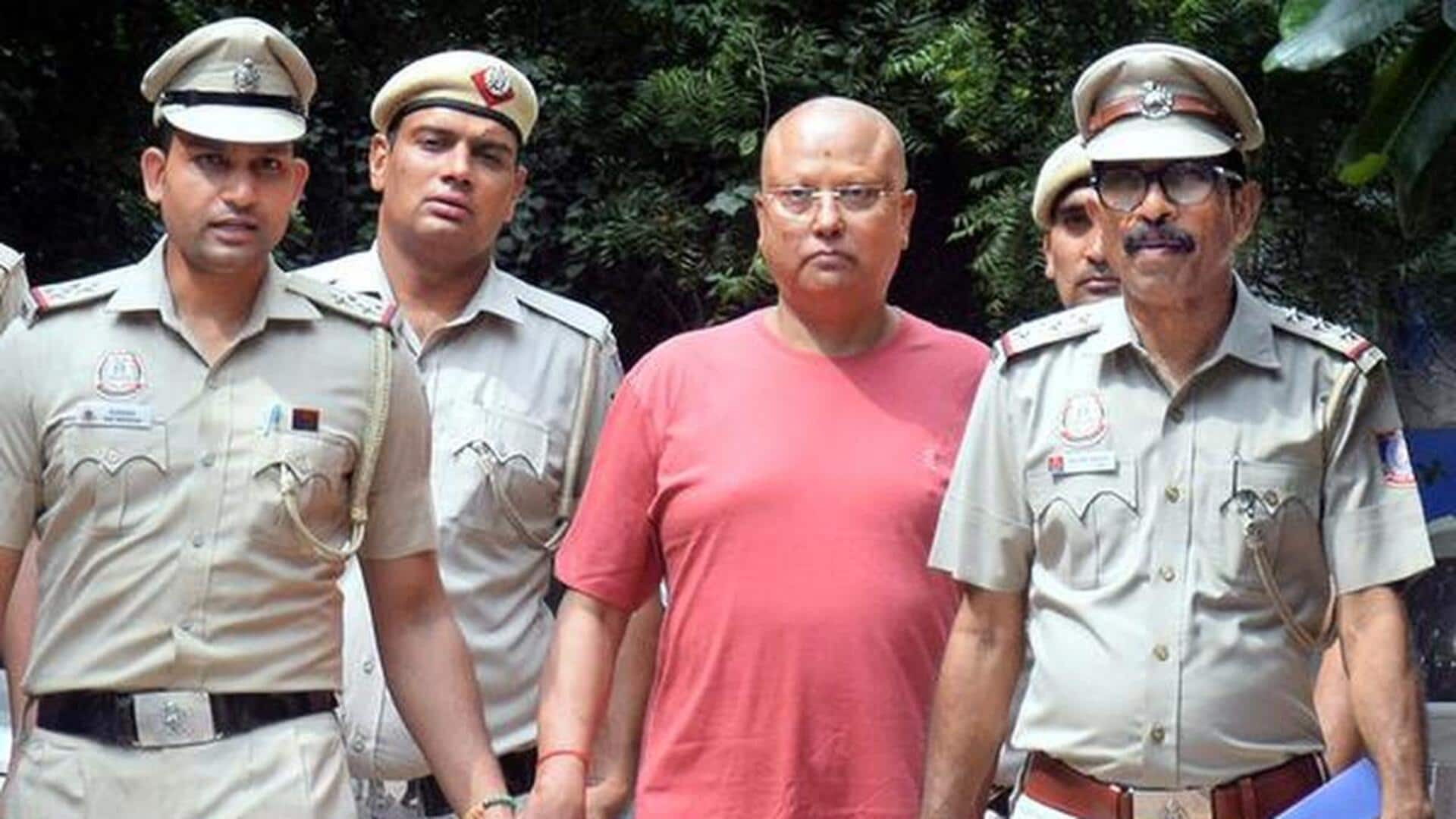 Air hostesses' pictures, women's dps found on Delhi baba's phone  
