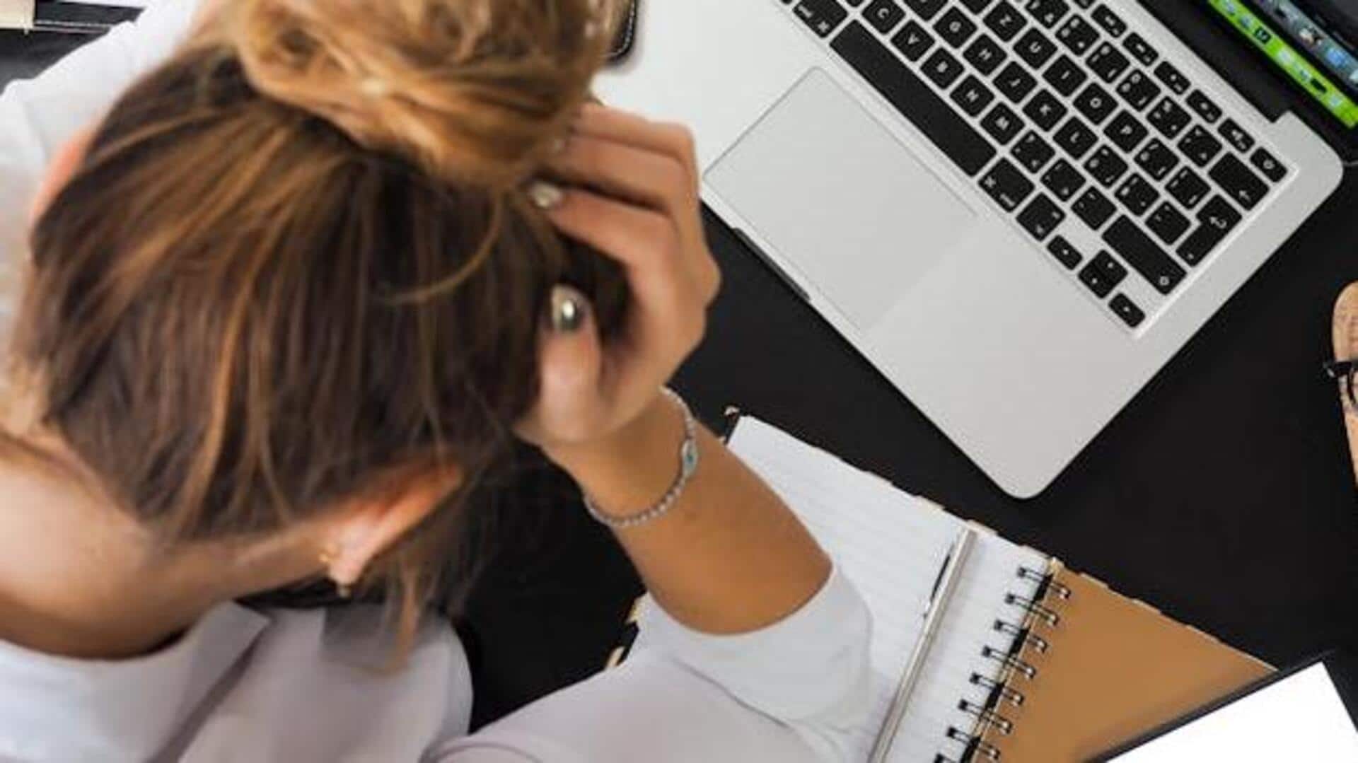Simple tips to declutter your desk for more productivity Simple tips to declutter your desk for more productivity