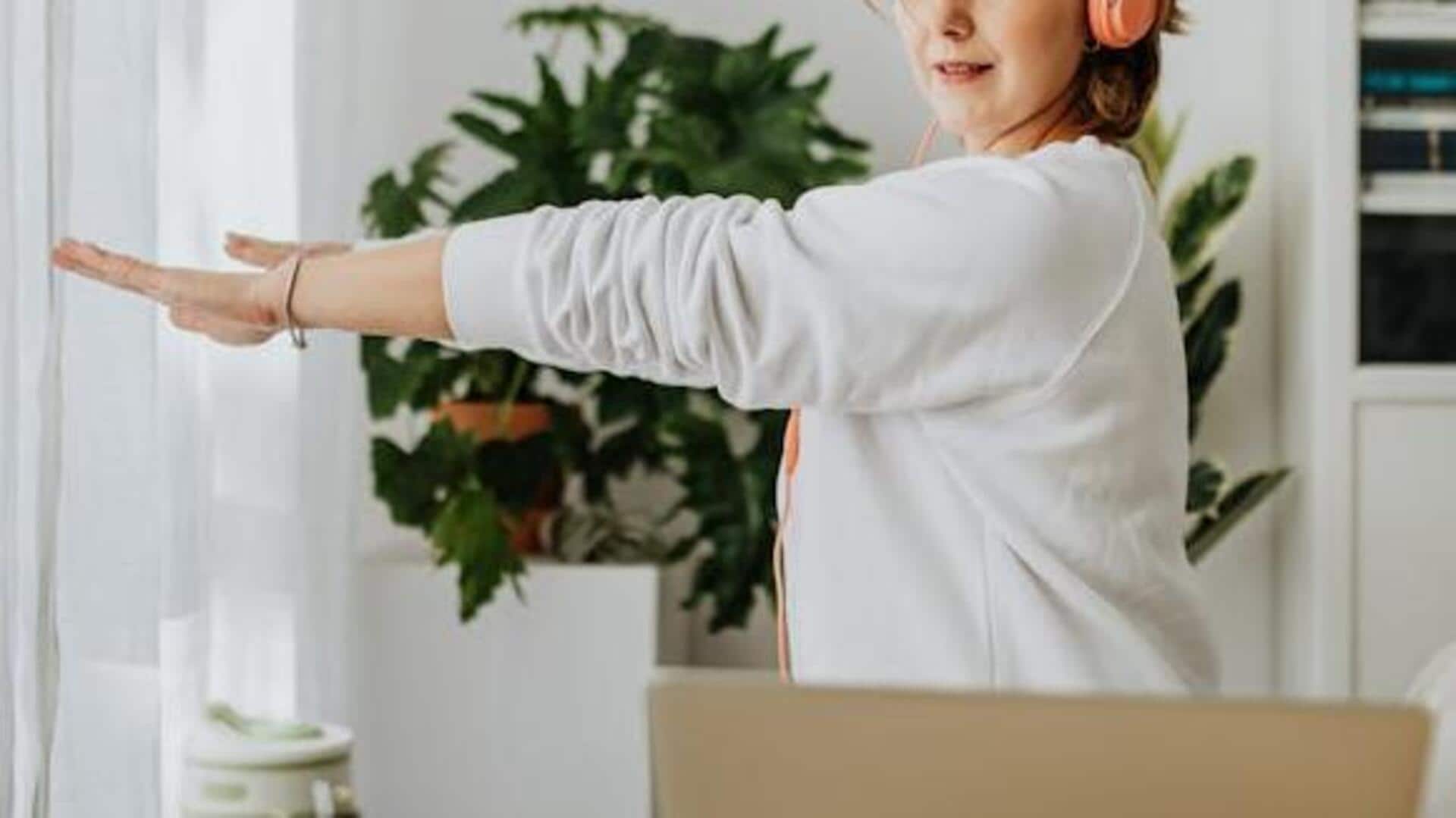 Try these simple desk stretches for instant energy Try these simple desk stretches for instant energy