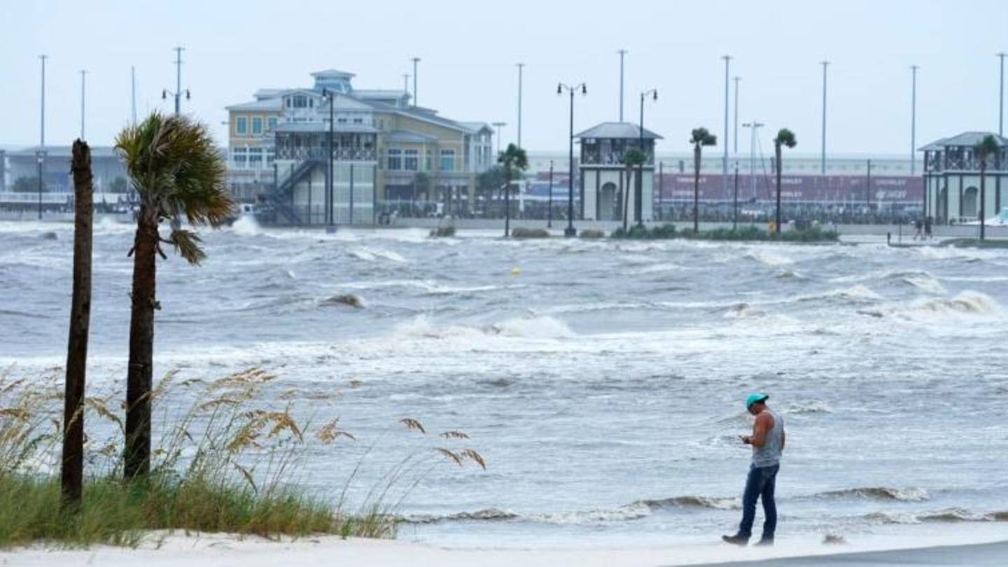 US: Hurricane Ida kills 1; power outage across New Orleans
