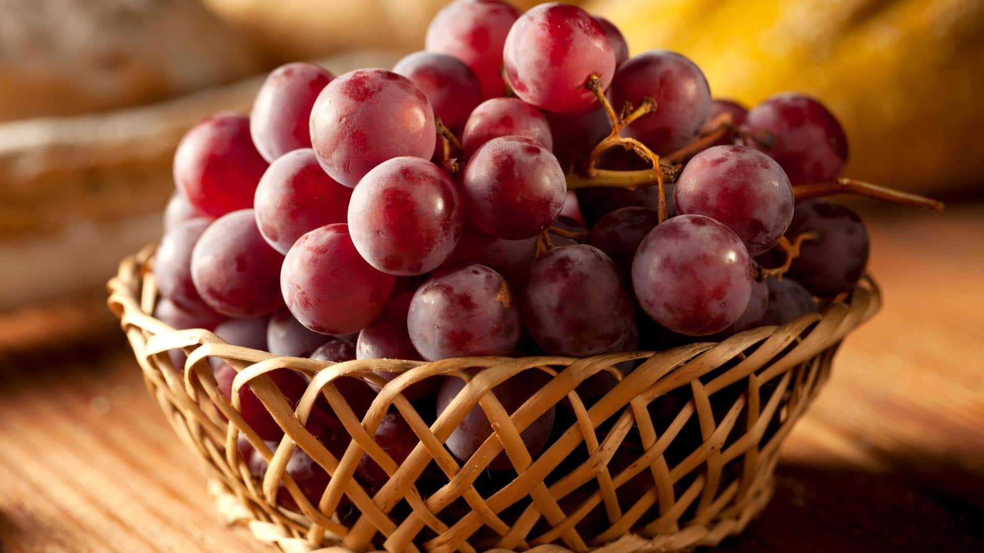 Reasons why you should include red grapes in your diet