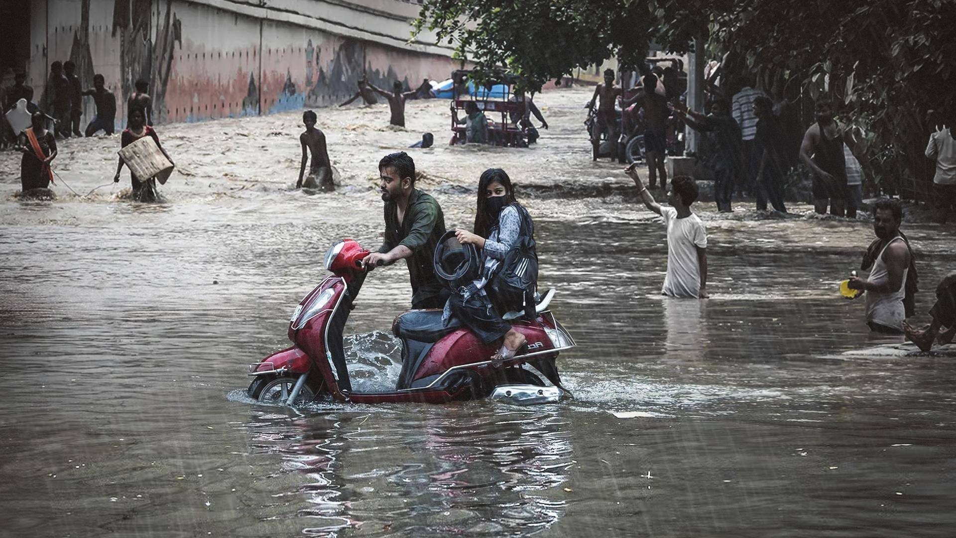 IMD forecast heavy rains in Mumbai; Yamuna River breaches again