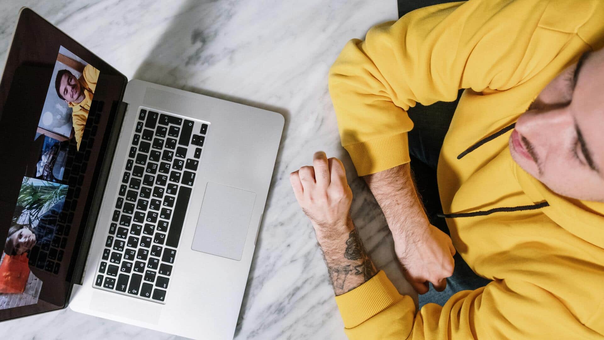 How to host the perfect virtual family reunion