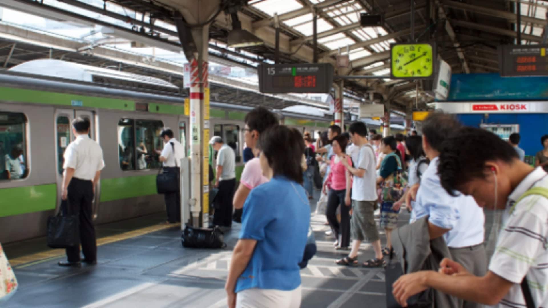 Japanese public transportation etiquette: 5 interesting facts
