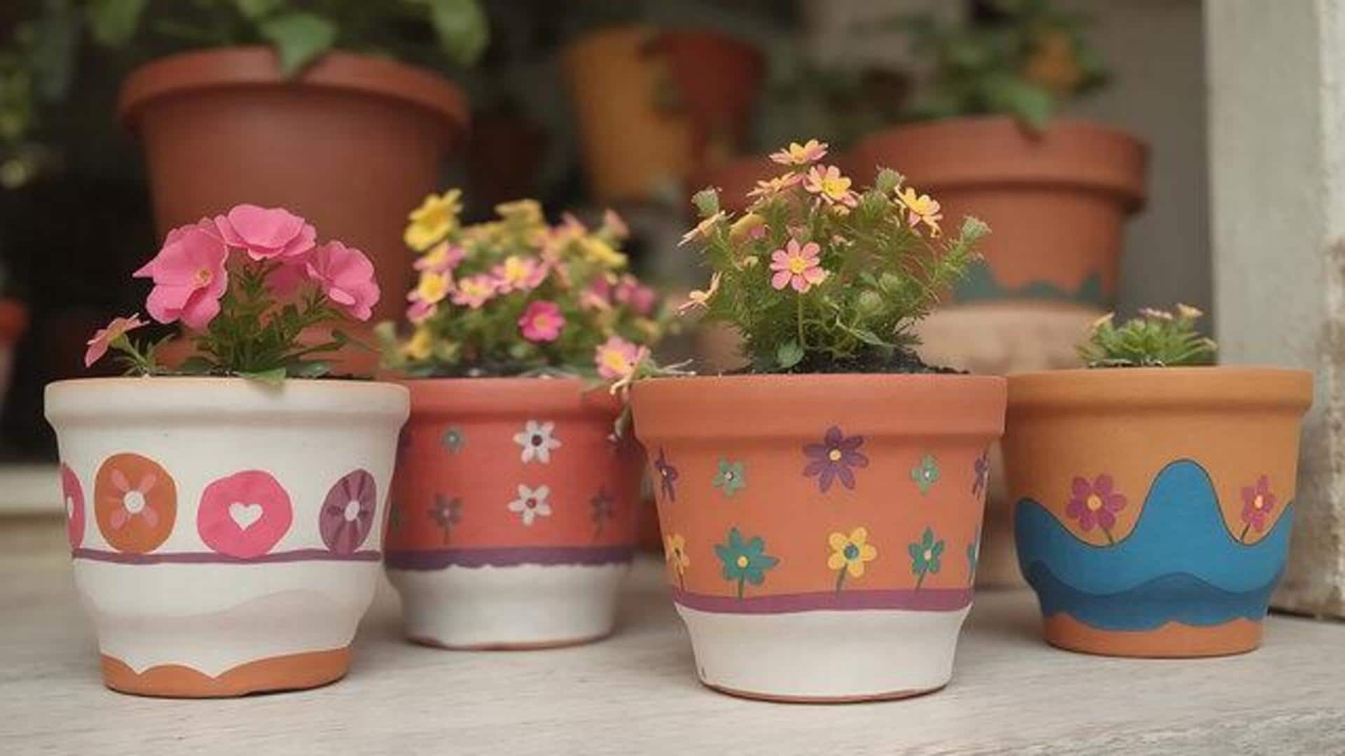 How to decorate your terracotta pots 