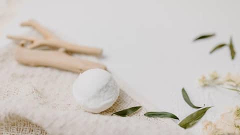 Simple DIY bath bomb to fancy up your daily routine