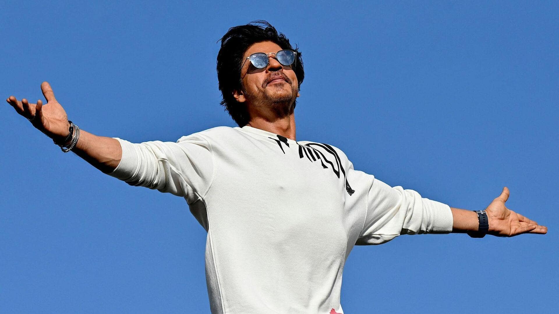 Shah Rukh Khan's iconic 'open arms' pose has hilarious origin