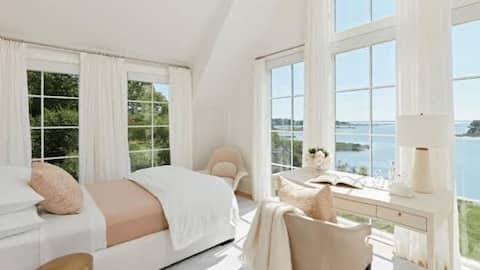 Love beach vibes? Try these coastal decor ideas  