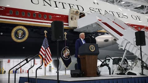 Trump reveals Qatar-donated Air Force One in navy blue colors