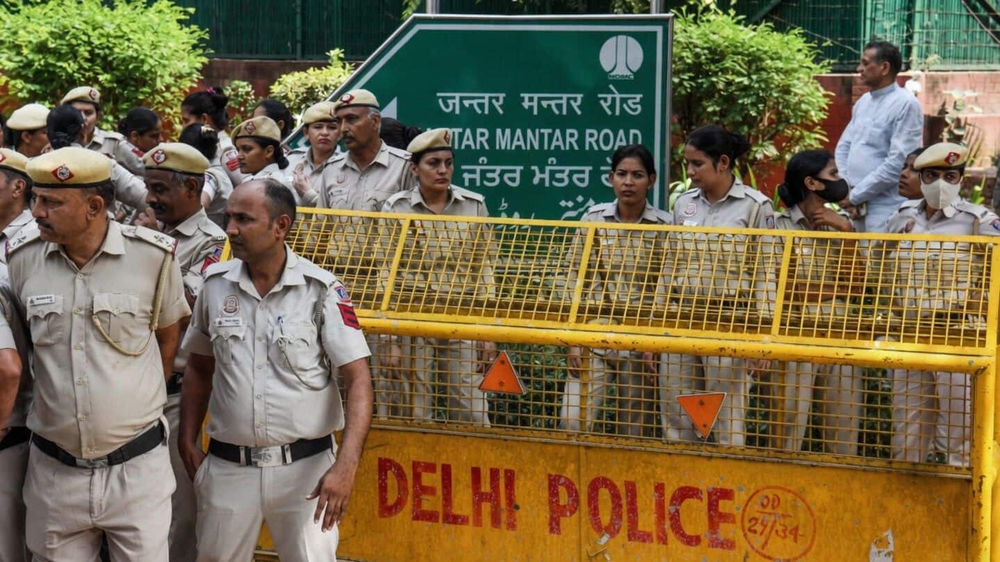 Remove barricades, metro to run normally: SC to Centre
