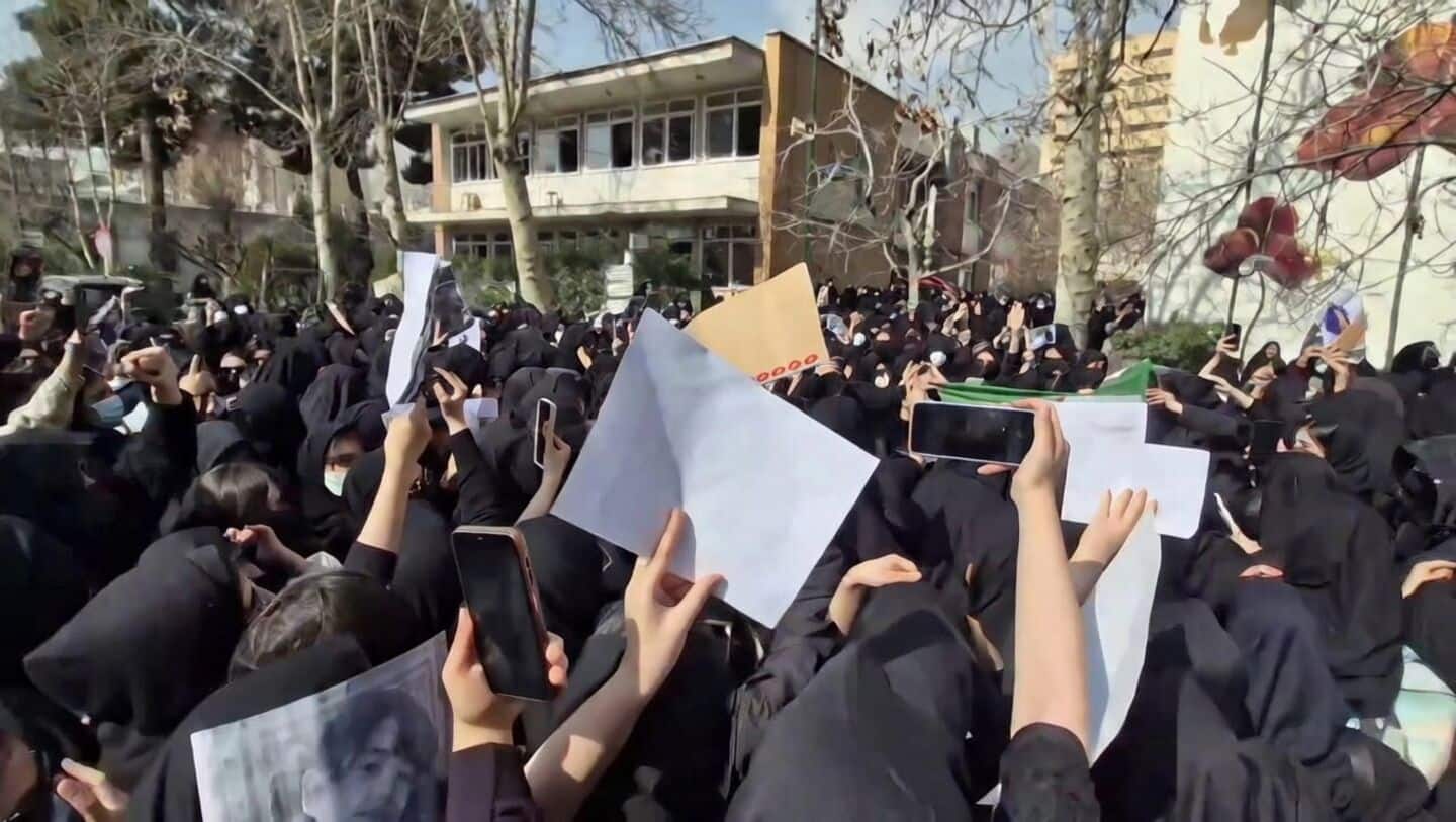 Students can protest, but must respect 'red lines', says Iran