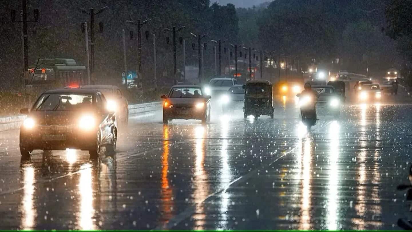 Delhi-NCR: Heavy rains disrupt flights, roads get flooded Delhi-NCR: Heavy rains disrupt flights, roads get flooded