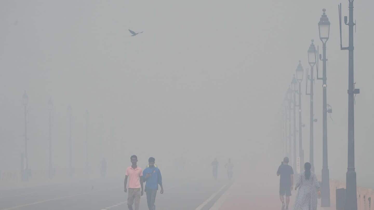 Delhi under toxic haze for 2nd day; AQI 'very poor' Delhi under toxic haze for 2nd day; AQI 'very poor'