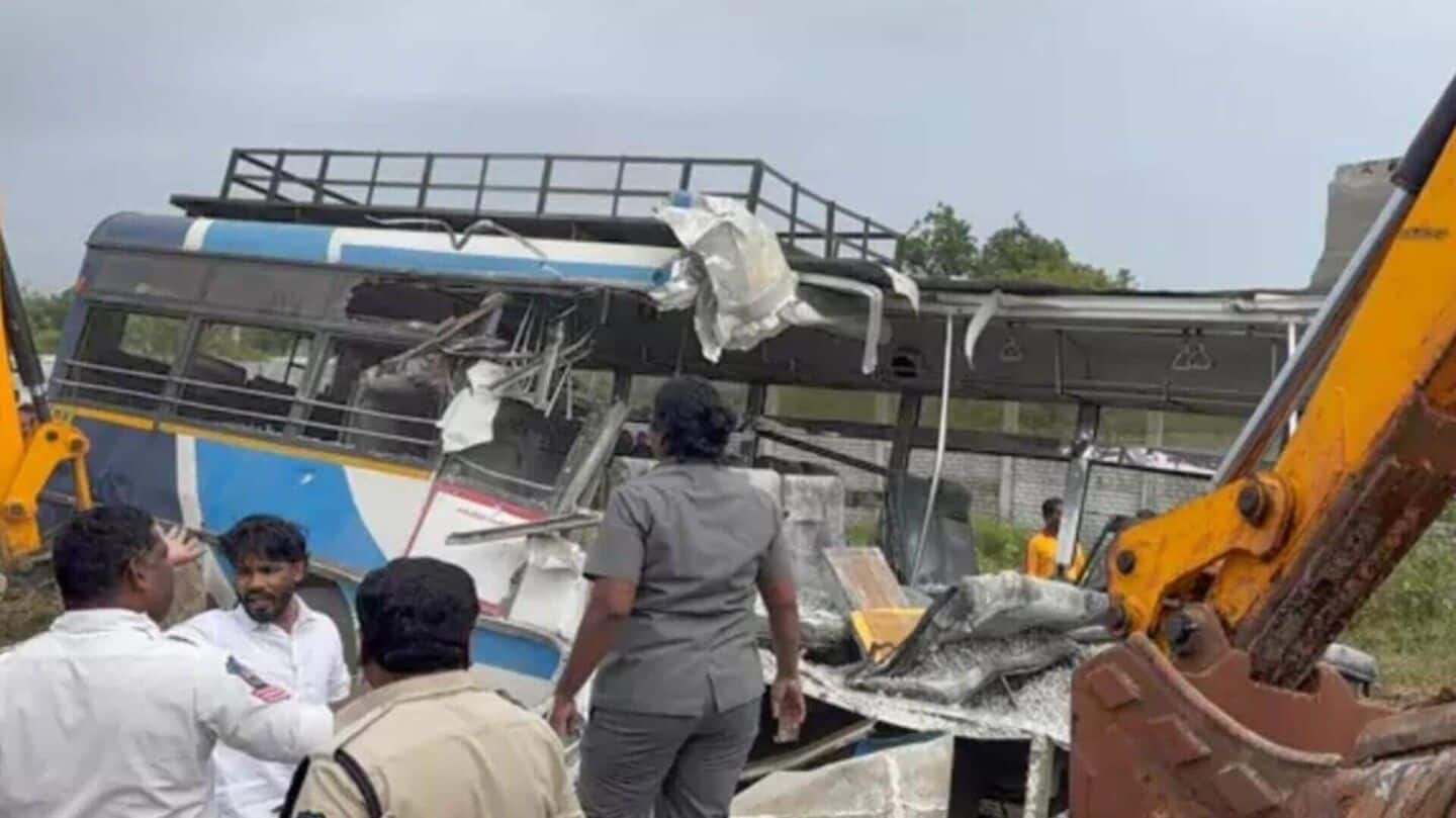 What led to Telangana road accident that claimed 20 lives