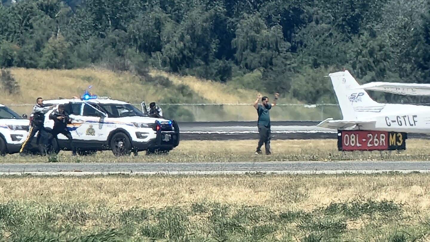 Man steals small plane, causing Vancouver airport to shut down Man steals small plane, causing Vancouver airport to shut down