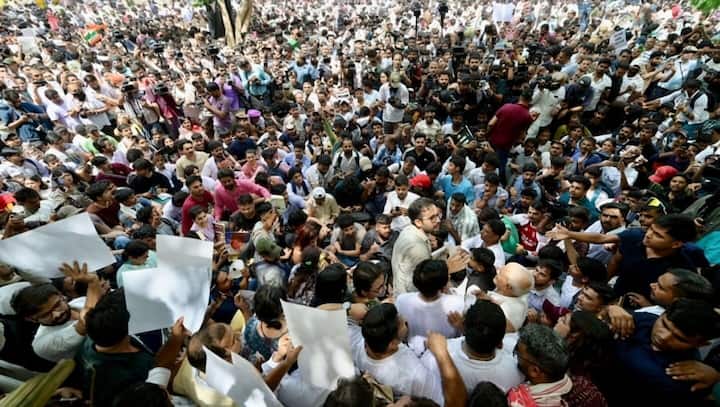 Cockroach Janta Party protests at Jantar Mantar, demands Pradhan's resignation