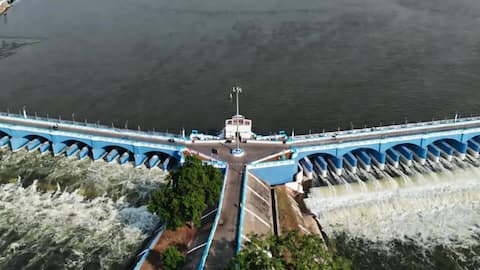 SC directs Karnataka to follow Cauvery Water Management Authority's directions