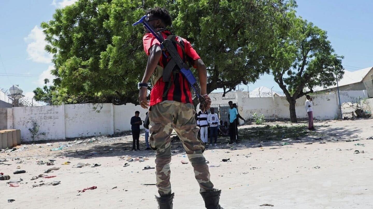Suicide bomber kills 10 at army recruitment drive in Mogadishu Suicide bomber kills 10 at army recruitment drive in Mogadishu