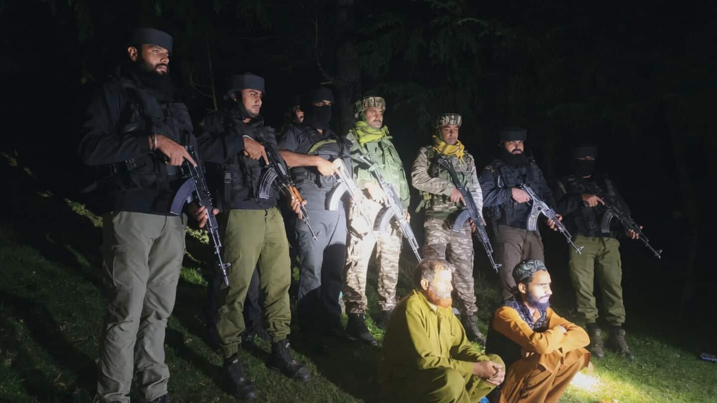 Pulwama: 2 suspected terrorist associates arrested with arms, ammunition