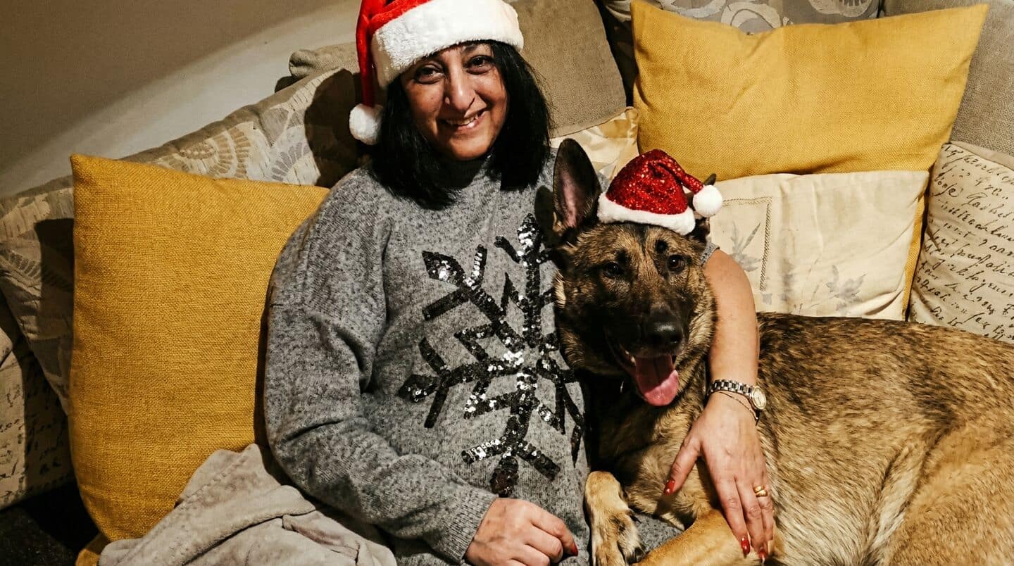 Simple dog lick leads to sepsis, UK woman loses limbs